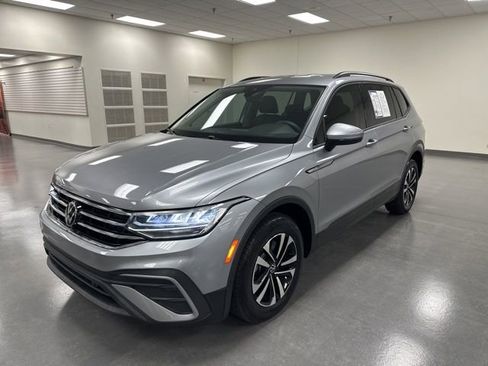 Used 2024 Volkswagen Tiguan S image 3