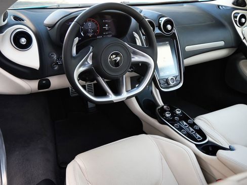 Used 2023 McLaren GT RWD image 8