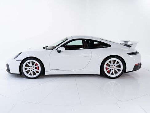 Used 2025 Porsche 911 Carrera 4 GTS image 2