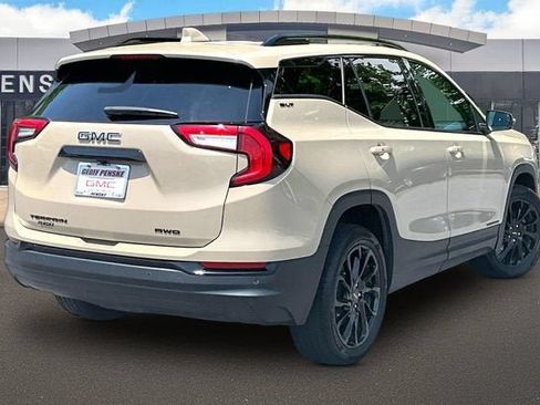 Used 2023 GMC Terrain SLT w/ Infotainment Package II AWD/4WD image 3