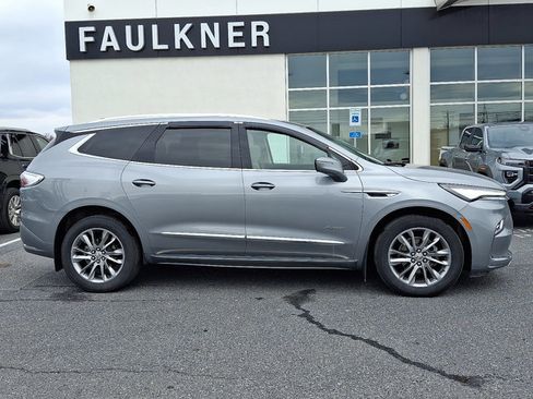 Used 2024 Buick Enclave Avenir w/ Avenir Technology Package image 7