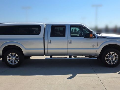 Used 2016 Ford F250 Lariat w/ Lariat Ultimate Package AWD/4WD image 6