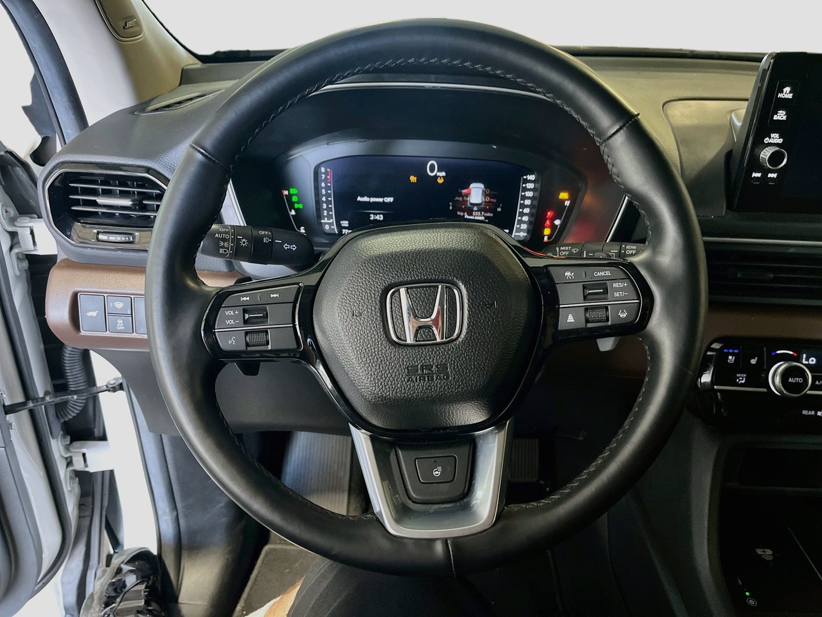 Used 2025 Honda Pilot Elite image 11