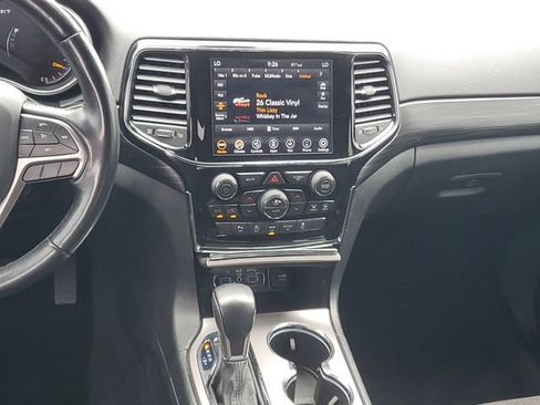 Used 2021 Jeep Grand Cherokee Altitude AWD/4WD image 15