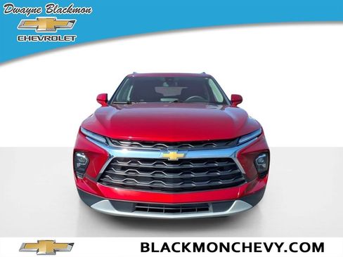Used 2024 Chevrolet Blazer LT w/ Convenience Package FWD image 8