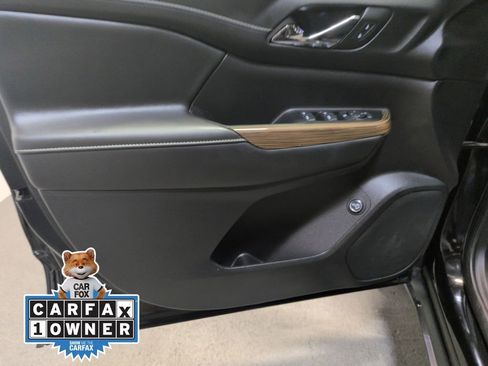 Used 2023 GMC Acadia SLE w/ Driver Convenience Package image 12