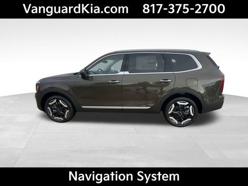 Certified 2025 Kia Telluride S image 5