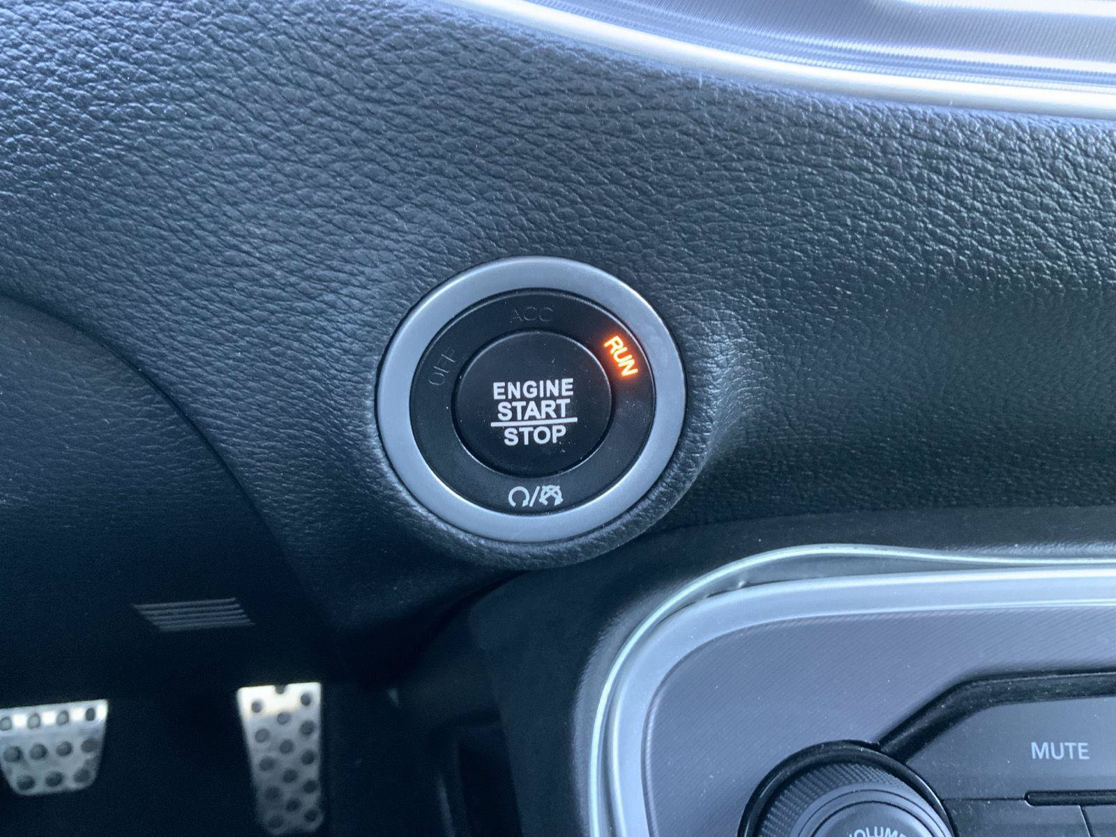 Used 2019 Dodge Challenger R/T Scat Pack w/ Driver Convenience Group RWD image 27