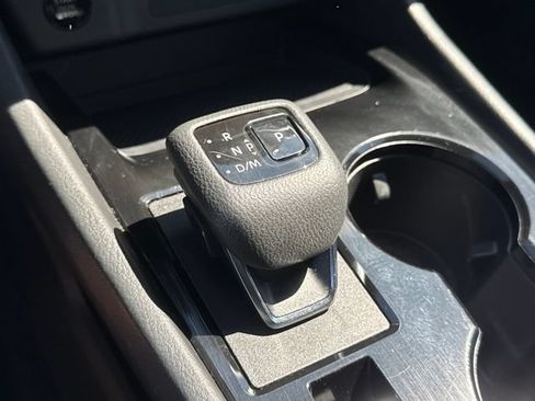 Used 2024 Nissan Rogue S FWD image 13