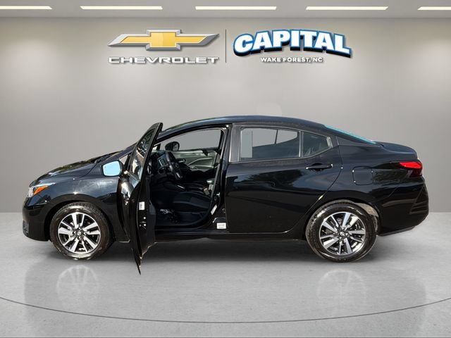 Used 2025 Nissan Versa SV FWD image 9