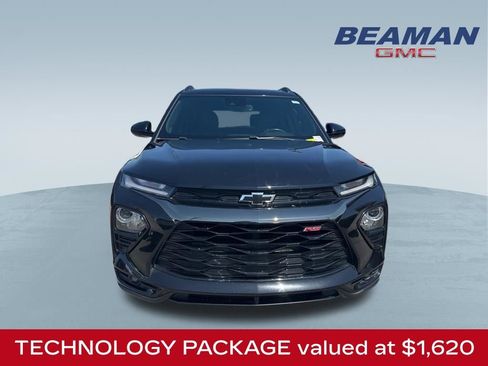 Used 2023 Chevrolet TrailBlazer RS w/ Sun and Liftgate Package FWD image 2