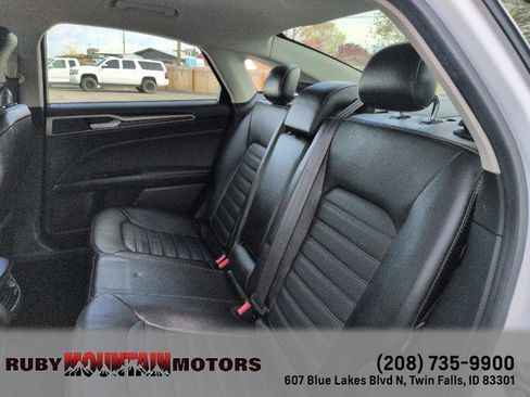 Used 2013 Ford Fusion SE FWD image 26