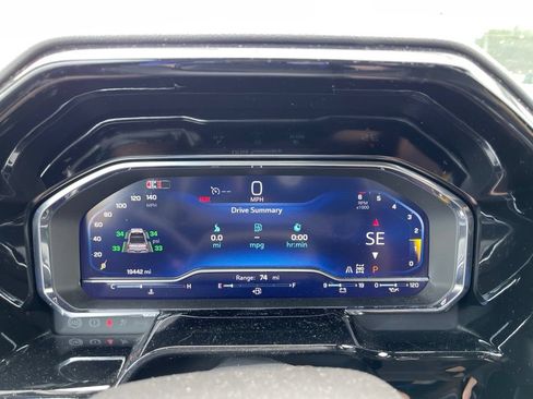 Used 2025 Chevrolet Silverado 1500 RST AWD/4WD image 7