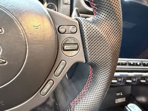 Used 2015 Nissan GT-R Premium image 19
