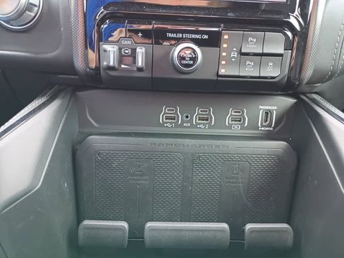 Used 2025 RAM 1500 Limited w/ Trailer Tow Group image 32