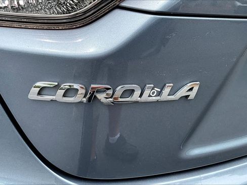 Used 2020 Toyota Corolla LE FWD image 30