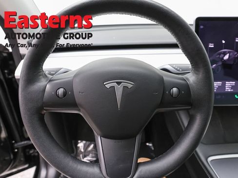 Used 2021 Tesla Model Y Long Range AWD/4WD image 10
