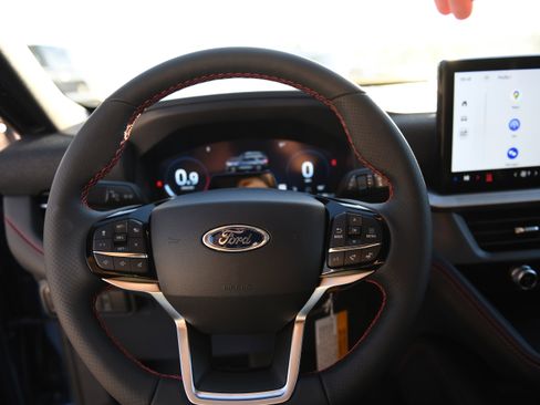 New 2026 Ford Explorer ST-Line w/ ST-Line Street Pack image 26