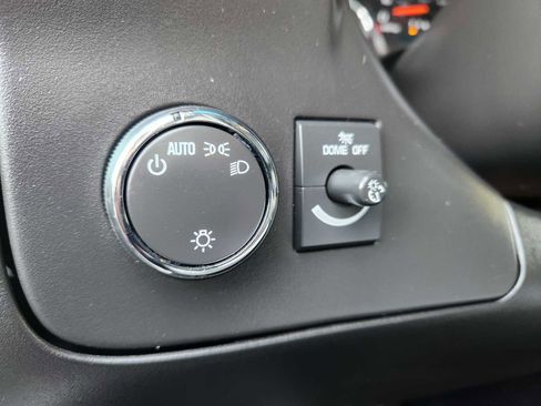 Used 2017 Chevrolet Express 2500 image 18