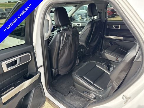 Used 2021 Ford Explorer XLT w/ Equipment Group 202A image 7