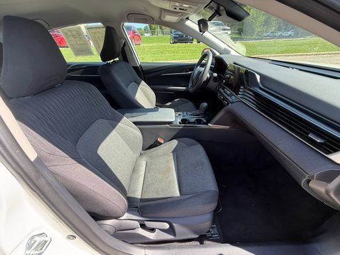 Used 2025 Toyota Camry LE FWD image 40