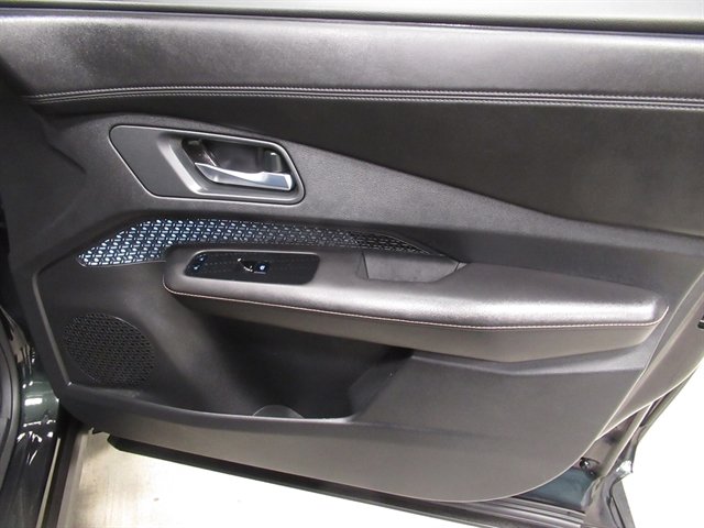 Used 2023 Nissan Ariya FWD image 10