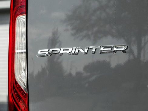Used 2025 Mercedes-Benz Sprinter 2500 image 9
