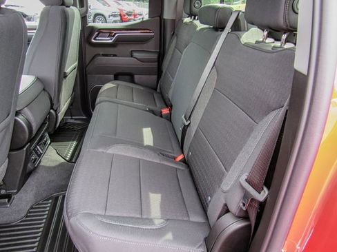 New 2026 GMC Sierra 1500 SLE w/ X31 Off-Road Package image 17