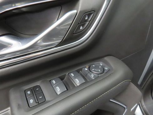 Used 2024 GMC Yukon SLT w/ SLT Luxury Package AWD/4WD image 59