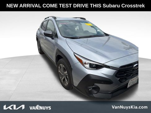 Used 2025 Subaru Crosstrek 2.0i Premium w/ Crosstrek Mirror Package AWD/4WD image 2