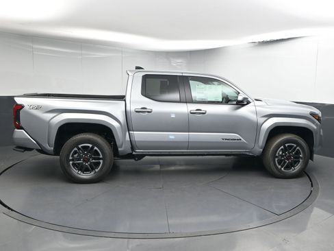 New 2025 Toyota Tacoma TRD Sport image 9