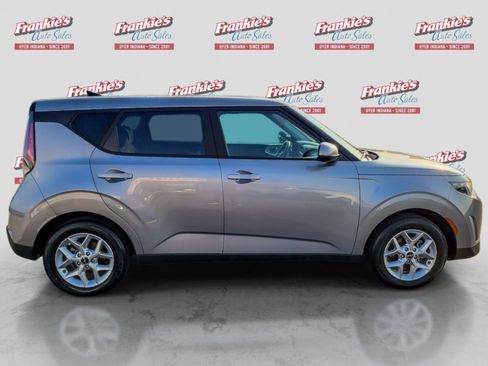 Used 2025 Kia Soul LX w/ LX Technology Package FWD image 6