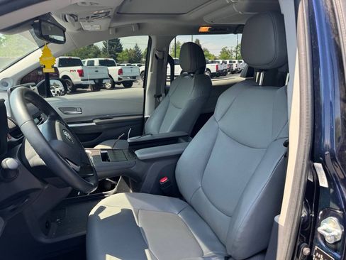 Used 2024 Toyota Sienna XLE w/ XLE Plus Package AWD/4WD image 10