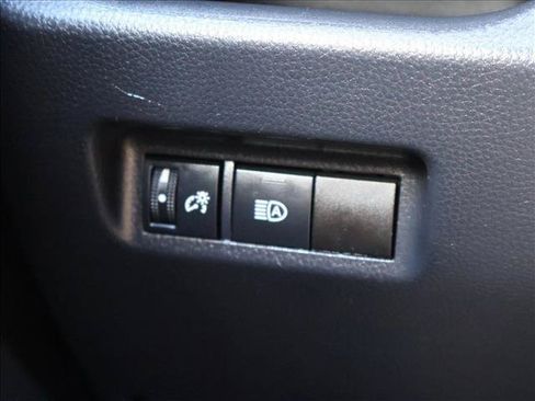 Used 2020 Toyota RAV4 LE w/ Carpet Mat Package AWD/4WD image 16