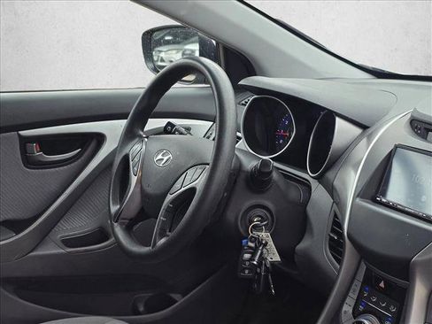 Used 2013 Hyundai Elantra GLS w/ Preferred Pkg FWD image 9