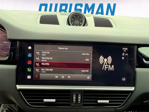 Used 2022 Porsche Cayenne image 14