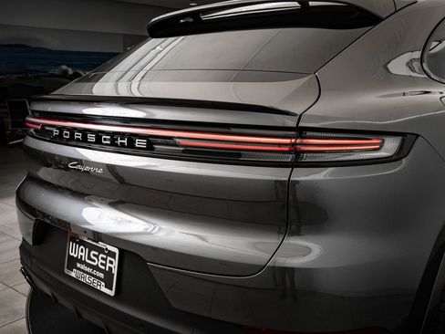 New 2026 Porsche Cayenne Coupe image 18