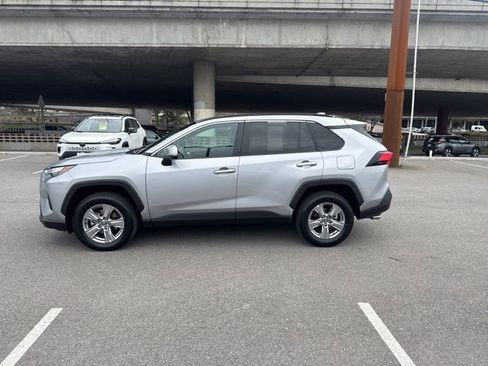 Used 2024 Toyota RAV4 XLE w/ Convenience Package image 8