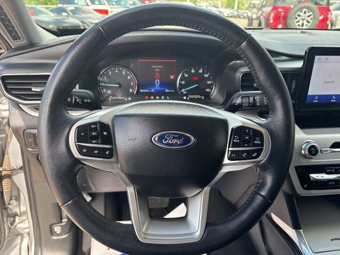 Used 2023 Ford Explorer XLT w/ Equipment Group 202A image 19