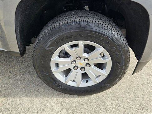 Used 2022 Chevrolet Colorado LT w/ Luxury Package image 16