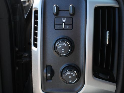 Used 2019 GMC Sierra 1500 SLE w/ SLE Value Package AWD/4WD image 9