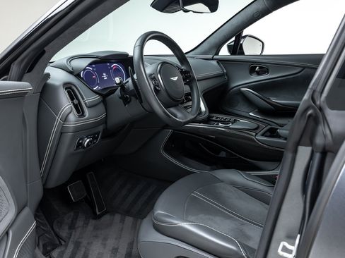 Used 2022 Aston Martin DBX AWD/4WD image 22