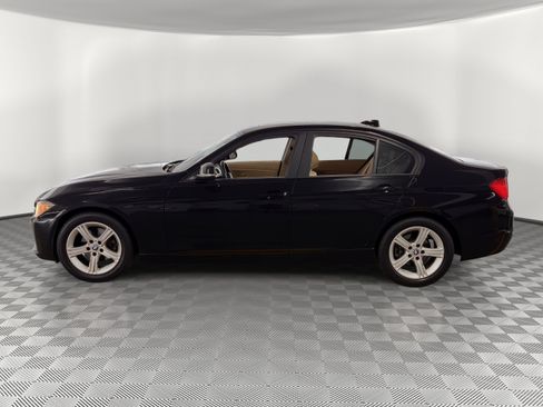 Used 2013 BMW 328i Sedan RWD image 2