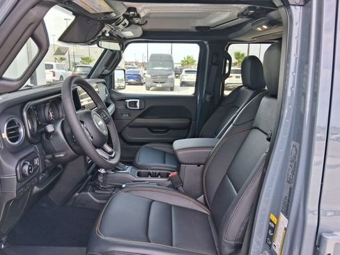 New 2026 Jeep Gladiator Sport image 19