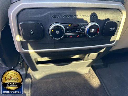 Used 2023 Ford Expedition Limited image 17