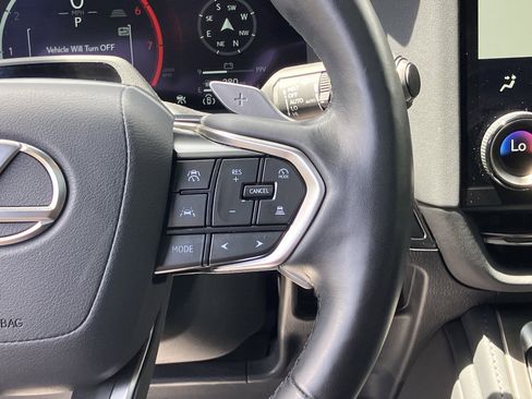 Used 2024 Lexus GX 550 w/ Accessory Package (2T) AWD/4WD image 22
