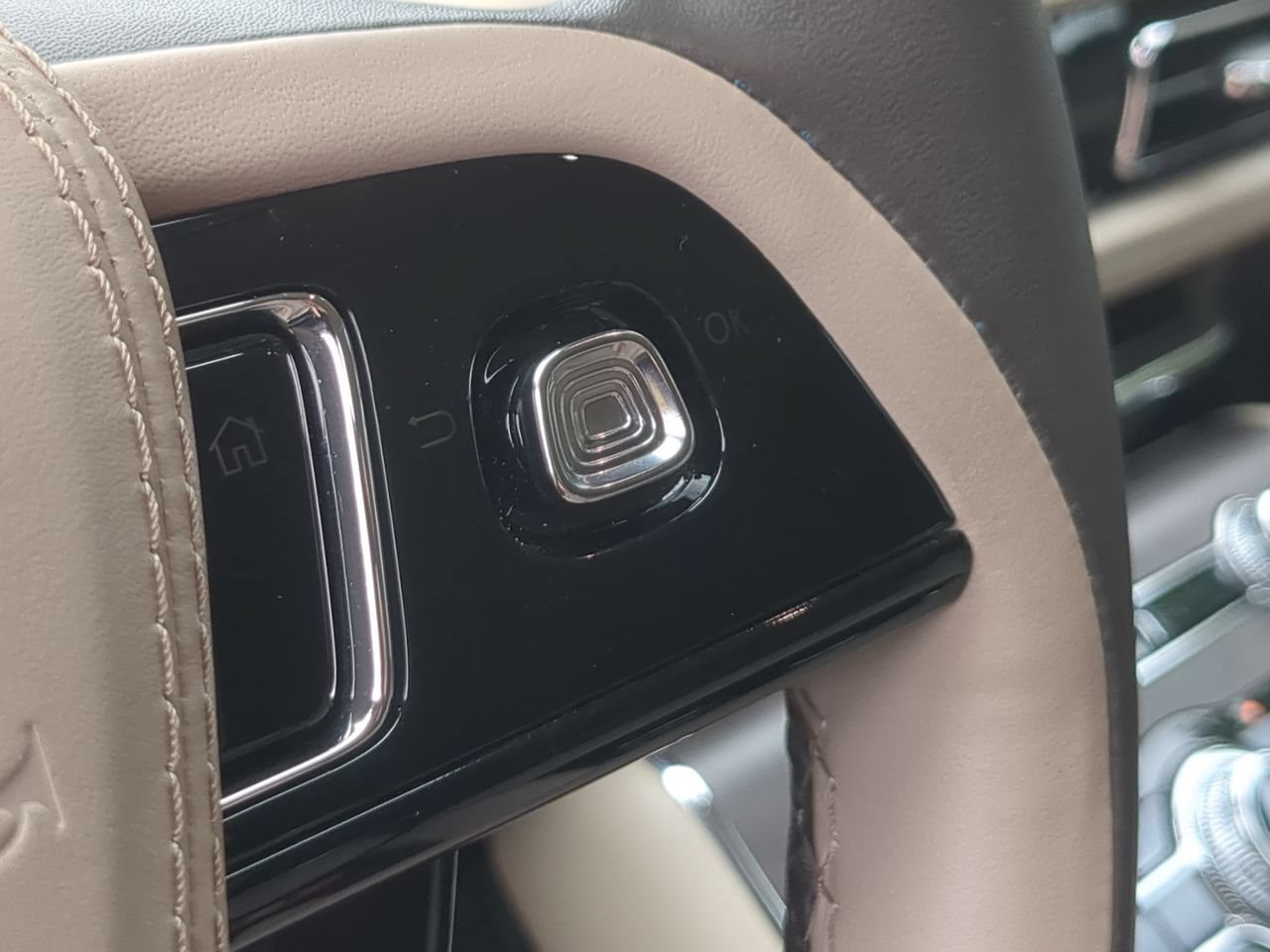 Used 2024 Lincoln Aviator Reserve w/ Equipment Group 201A RWD image 36