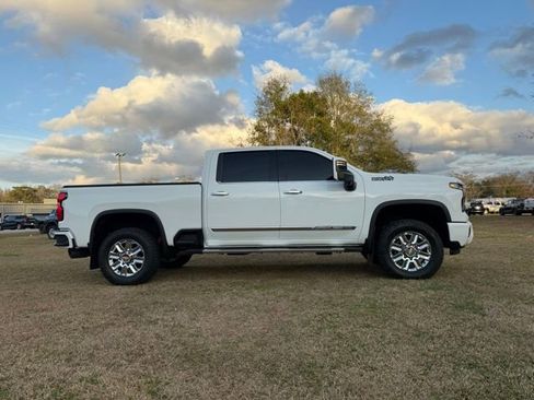 Used 2024 Chevrolet Silverado 3500 High Country image 10