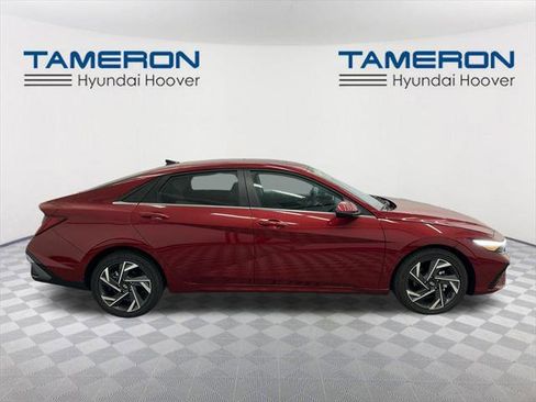 New 2025 Hyundai Elantra Limited image 6