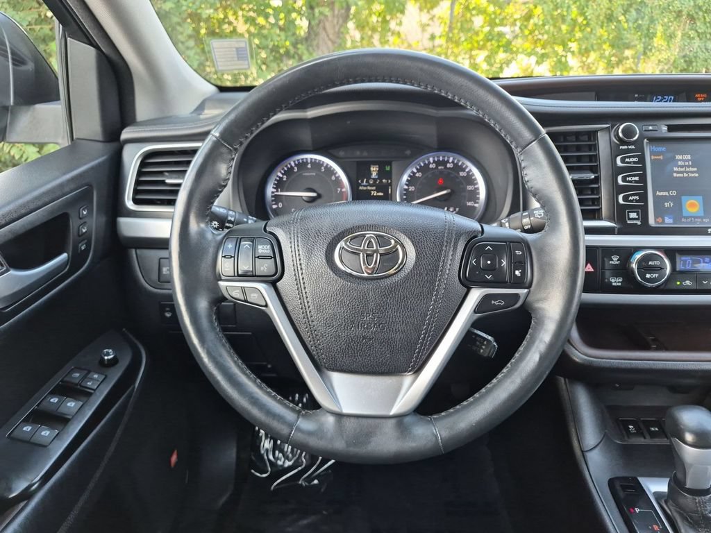 Used 2016 Toyota Highlander Limited Platinum AWD/4WD image 18